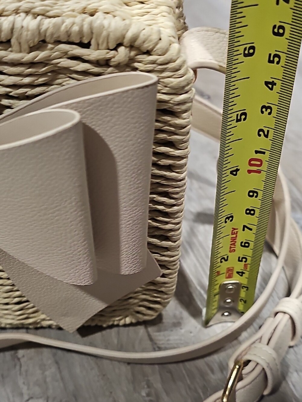 Like Dreams Cream Woven Crossbody Bag with Bow Accent NWOT - Picture 8 of 9